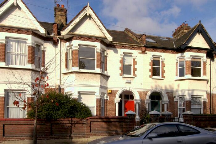 3 Bedroom Flat To Rent In Colwith Road, Hammersmith, London, W6