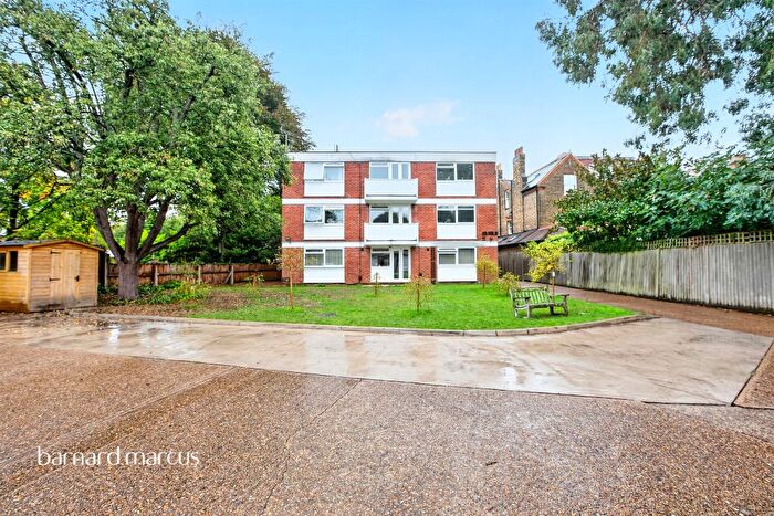 2 Bedroom Flat For Sale In Tring Avenue, London, W5