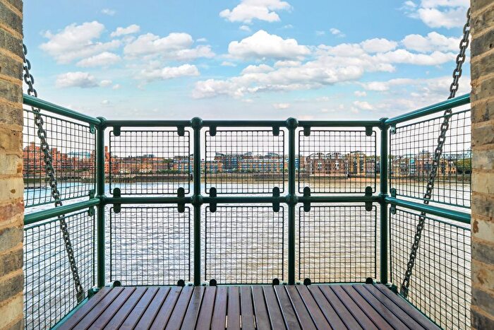 3 Bedroom Flat For Sale In Rotherhithe Street, London, SE16