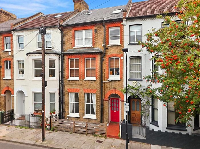 1 Bedroom Flat For Sale In Tunis Road, London, W12