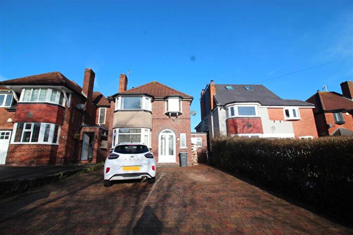 3 Bedroom Detached House For Sale In Vibart Road, Birmingham, B26