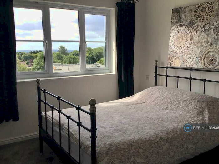 2 Bedroom Flat To Rent In Citadel East, Killingworth, Newcastle Upon Tyne, NE12