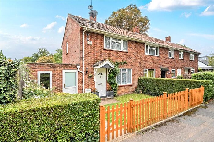 2 Bedroom End Of Terrace House For Sale In Lindenhill Road, Bracknell, Berkshire, RG42