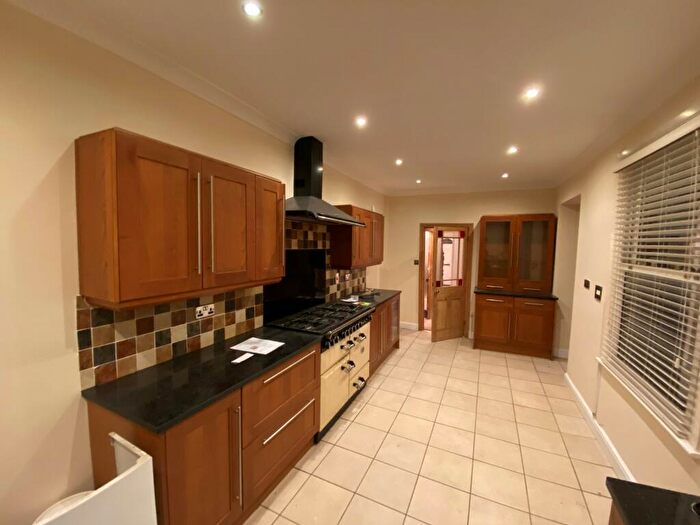 3 Bedroom House To Rent In Bostock Avenue, Abington, Northampton, NN1