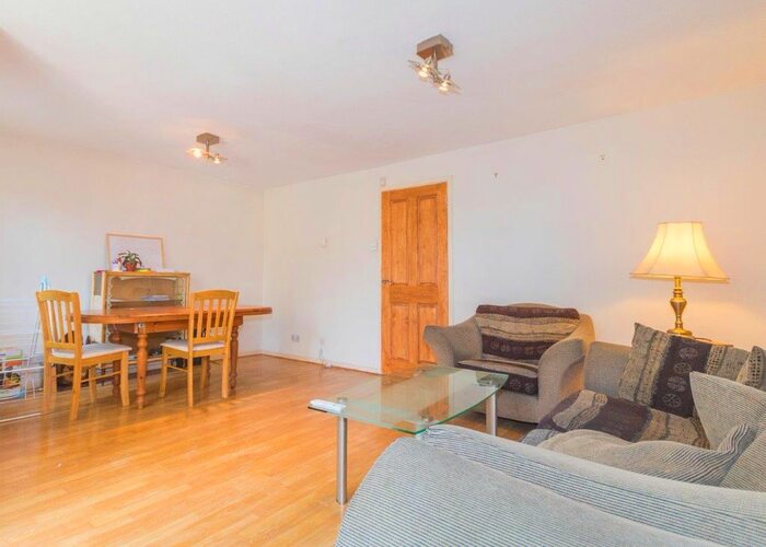3 Bedroom Terraced House To Rent In Fallow Court, Argyle Way, SE16