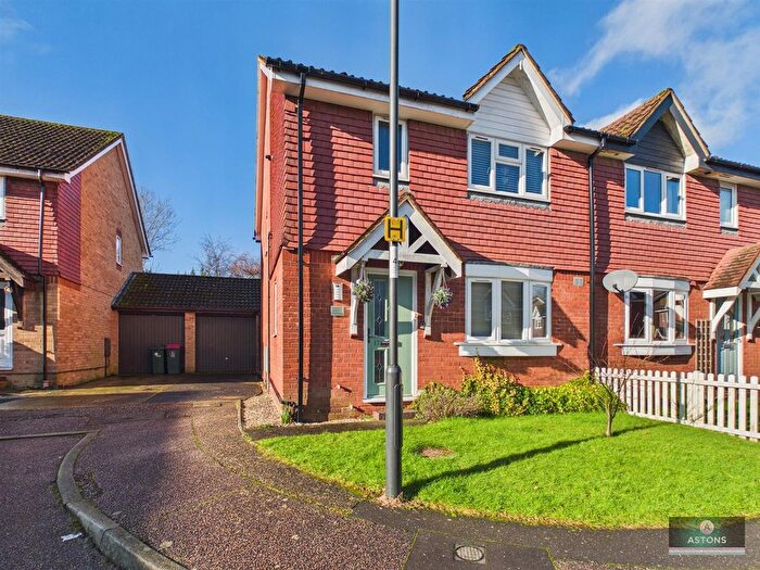 3 Bedroom Semi-Detached House For Sale In Chetwood Road, Bewbush Manor, RH11