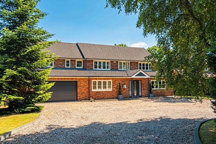 5 Bedroom Detached House To Rent In Woodland Rise, Studham, LU6