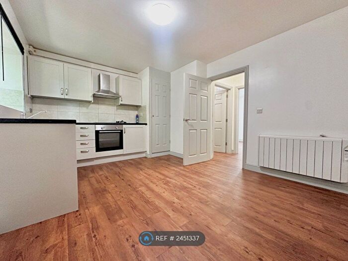 1 Bedroom Flat To Rent In Cattell Road, Warwick, CV34