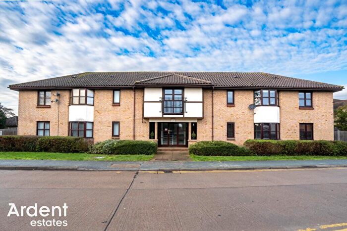 1 Bedroom Flat For Sale In St Johns Court, Mayland, CM3