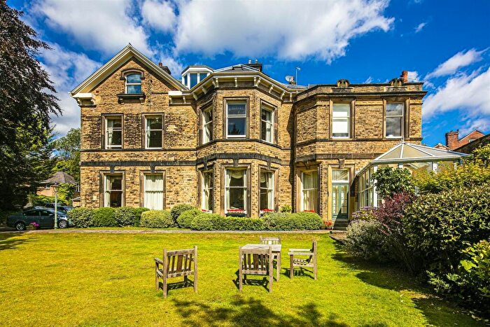 3 Bedroom Flat For Sale In Flat Rock Mount, Ranmoor, S10