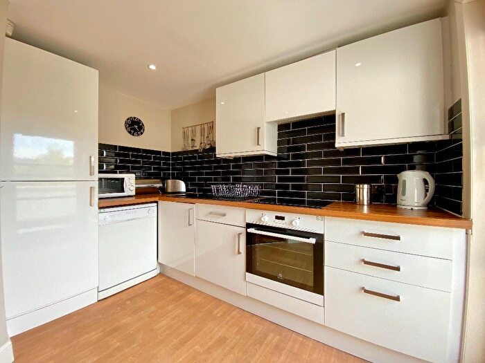 3 Bedroom Flat To Rent In St Andrews Square, City Centre, Glasgow, G1