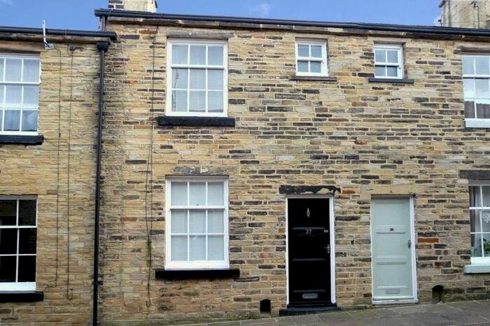 2 Bedroom Property To Rent In Helen Street, Saltaire, West Yorkshire, BD18