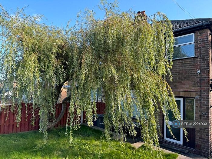 3 Bedroom Semi-Detached House To Rent In Birch Lane, Bradford, BD5