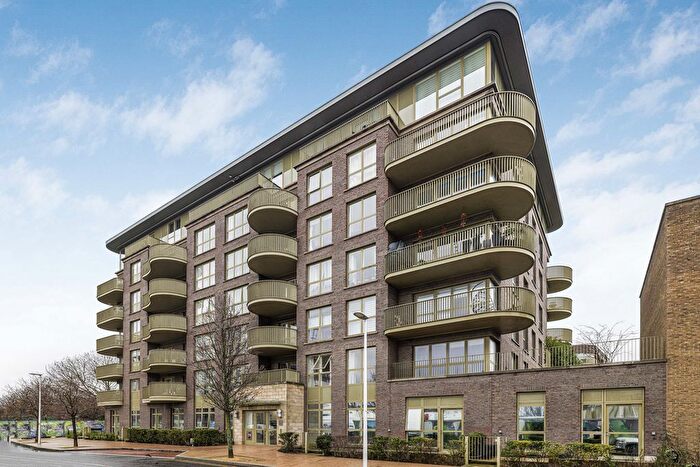 3 Bedroom Flat For Sale In Ottley Drive, London, SE3