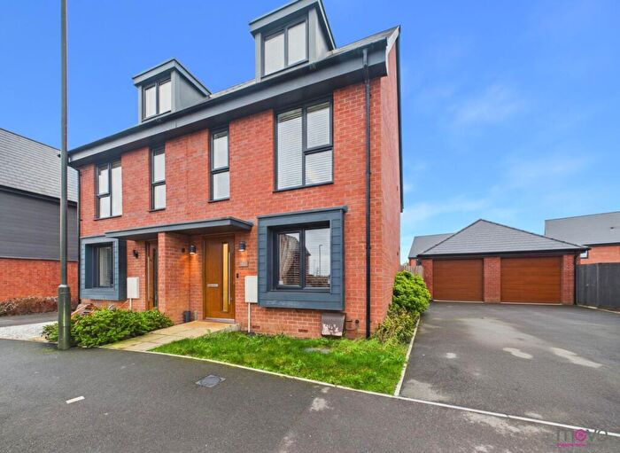 3 Bedroom Semi Detached House For Sale In Cromwell Road, Innsworth, GL3