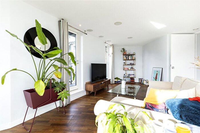 2 Bedroom Apartment To Rent In Islington On The Green, A Islington Green, Angel, Islington, London, N1