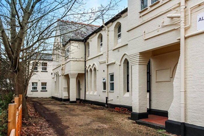 1 Bedroom Flat For Sale In Alexandra Court, Farnborough, Hampshire, GU14