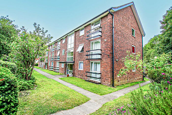 2 Bedroom Flat To Rent In Godstone Road, Purley, CR8