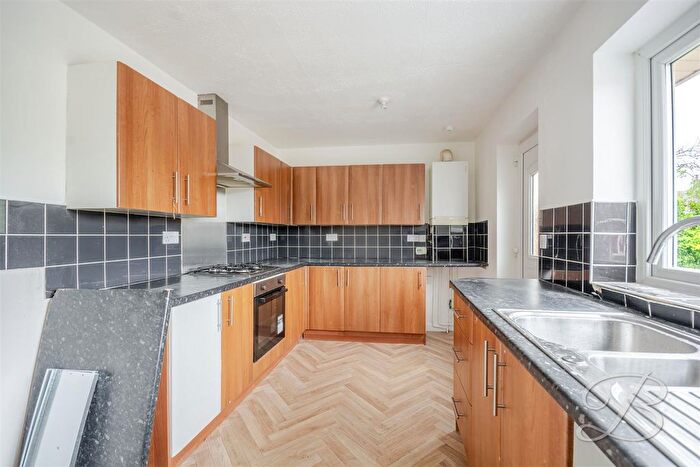 3 Bedroom Flat To Rent In Whitewater Road, Ollerton, NG22