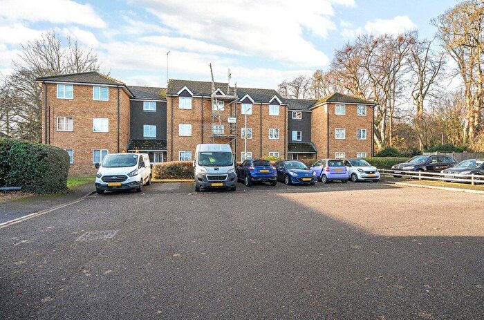 2 Bedroom Flat To Rent In Tennyson Avenue, Houghton Regis, LU5