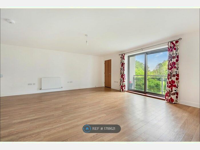 2 Bedroom Flat To Rent In St Georges Grove, London, SW17