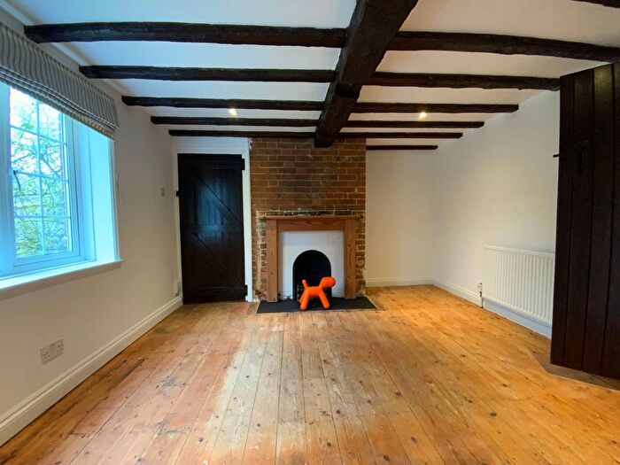 2 Bedroom Cottage To Rent In New Road, High Wycombe, HP12