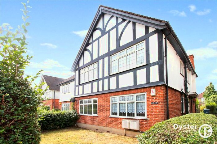 2 Bedroom Flat To Rent In Honeypot Lane, Stanmore, Middlesex HA7