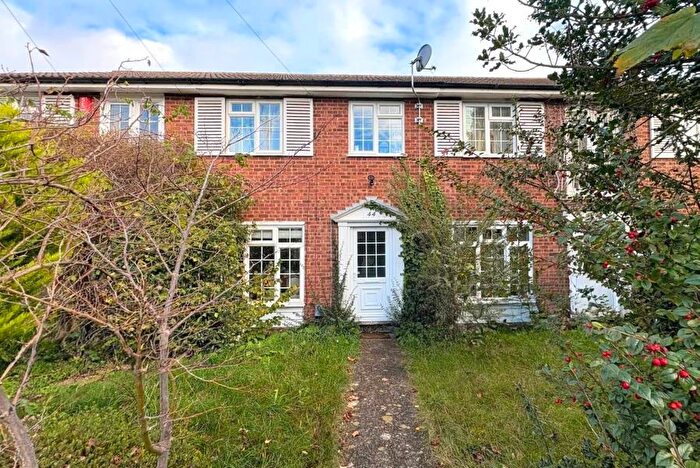 3 Bedroom Apartment To Rent In Woking, Surrey, GU22