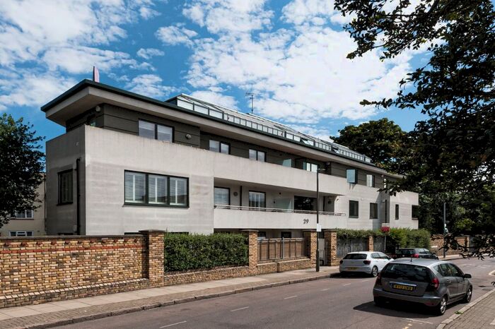 1 Bedroom Flat To Rent In Trinity Crescent, Balham, London, SW17