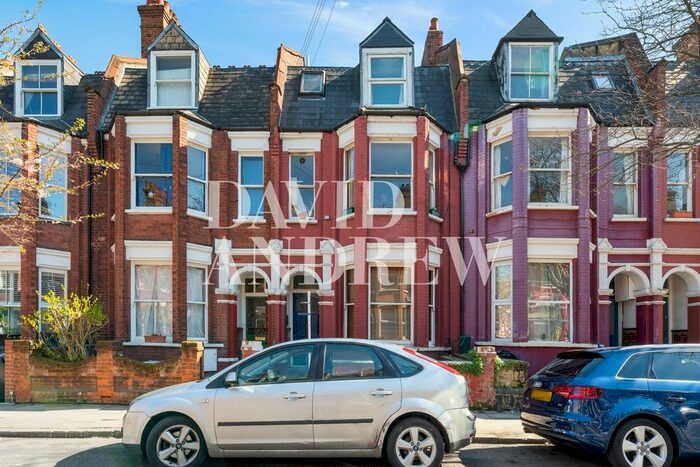 2 Bedroom Flat To Rent In Birnam Road, London, N4