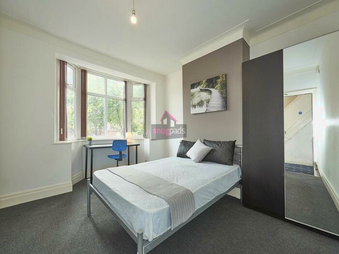 5 Bedroom House To Rent In Beech Avenue, Salford, Manchester, M6