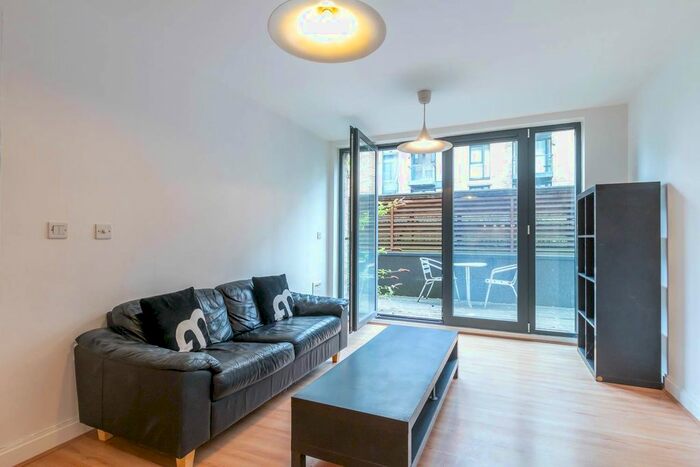 1 Bedroom Flat To Rent In Southside, St. John's Walk, B5