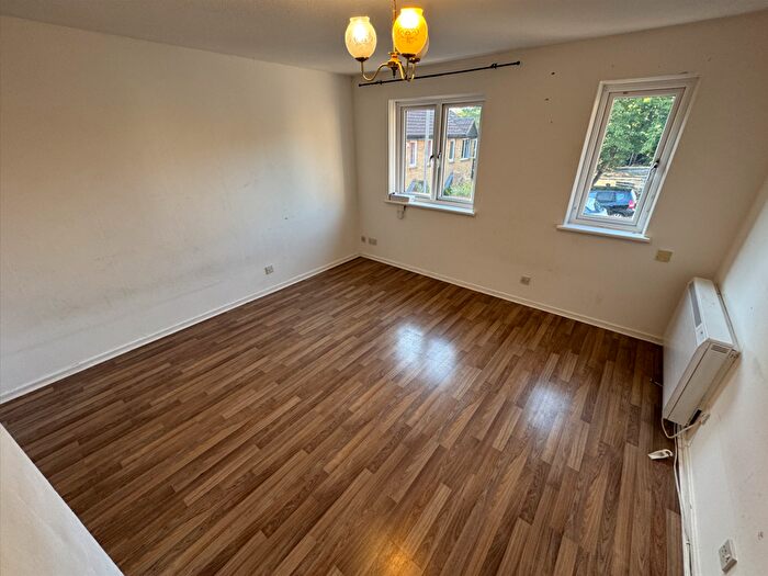 1 Bedroom Maisonette To Rent In Gilderdale, Luton, Bedfordshire, LU4
