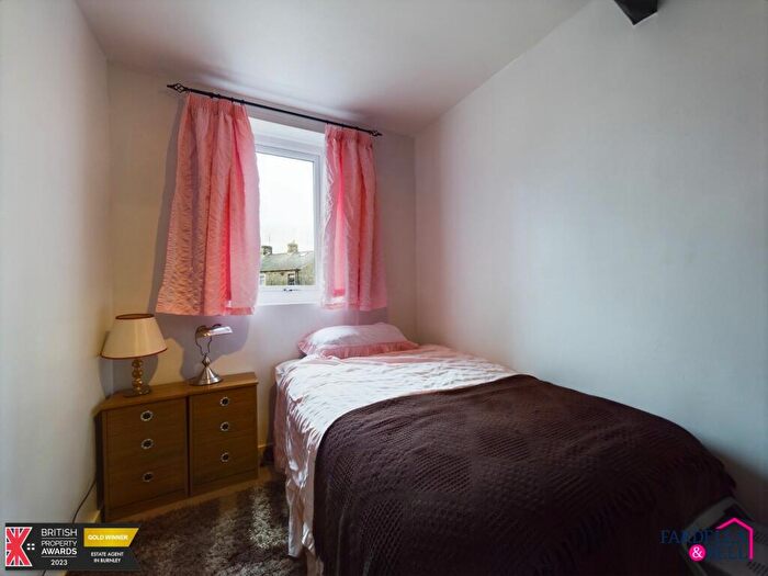 3 Bedroom Terraced House For Sale In Cemetery Road, Earby, BB18