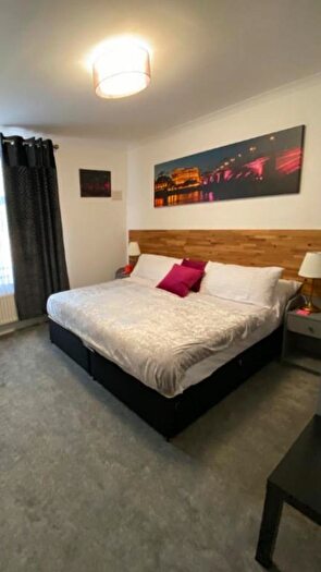 1 Bedroom Flat For Sale In First Floor Flat, Bulstrode Avenue, Hounslow, London, TW3