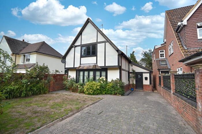 3 Bedroom Detached House For Sale In Riverside, Horley, Surrey, RH6