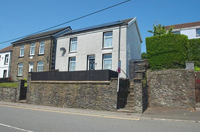 3 Bedroom Detached House For Sale In High Street, Tonyrefail, Porth, CF39