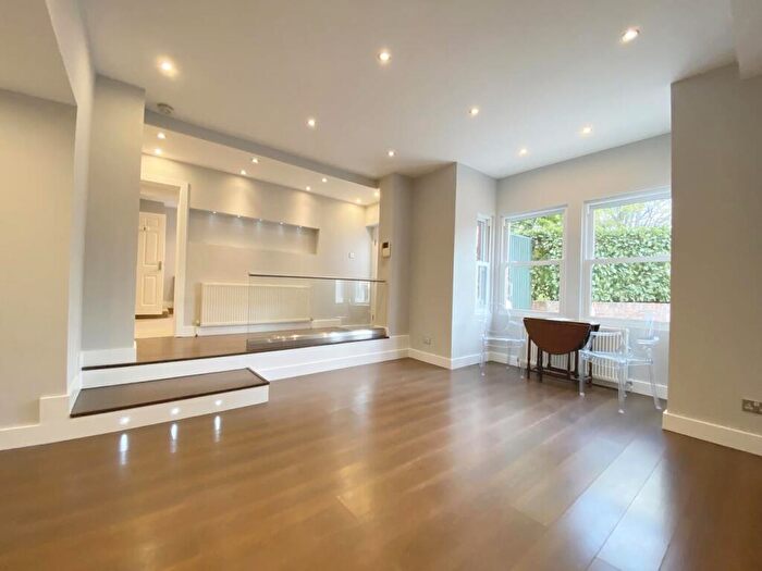 2 Bedroom Apartment To Rent In Dalmore Road, West Dulwich, SE21