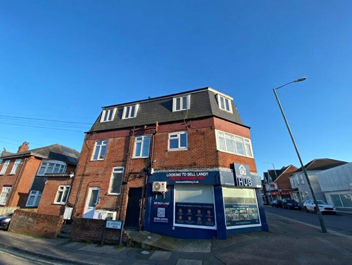 2 Bedroom Apartment To Rent In Seabourne Road, Bournemouth, BH5