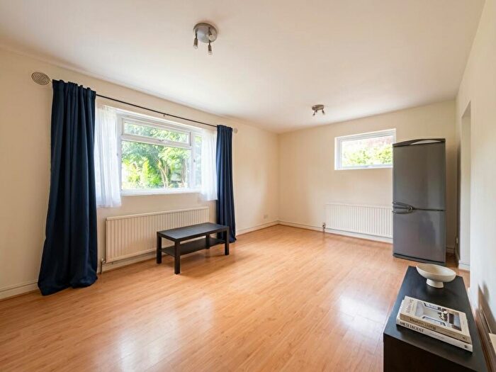 2 Bedroom Apartment To Rent In Mulgrave Road, Belmont, Sutton, SM2