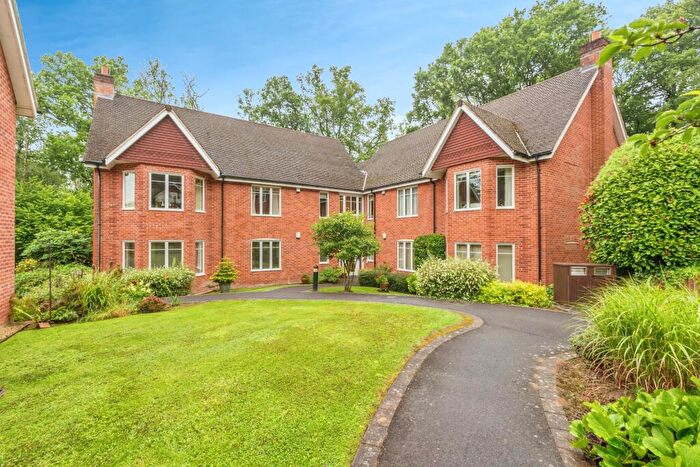 2 Bedroom Flat For Sale In Salisbury Road, Sherfield English, Romsey, Hampshire, SO51