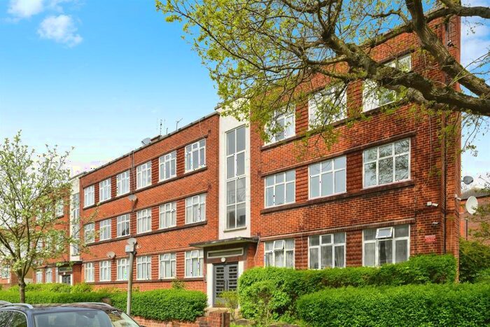 2 Bedroom Apartment To Rent In Cavendish Avenue, Harrow, HA1