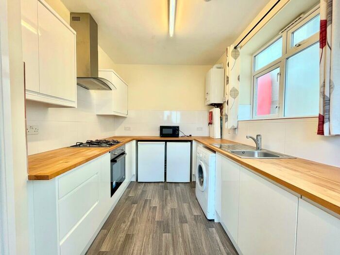 4 Bedroom Maisonette To Rent In Fawcett Road, Southsea, PO4