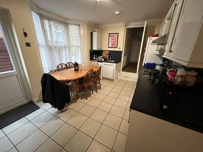 2 Bedroom Flat To Rent In Langthorne Road, London, E11