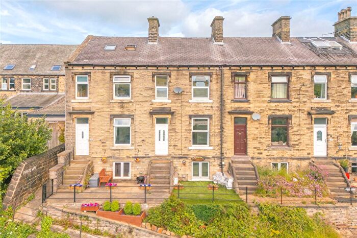 3 Bedroom Terraced House For Sale In Colne View, Slaithwaite, Huddersfield, HD7