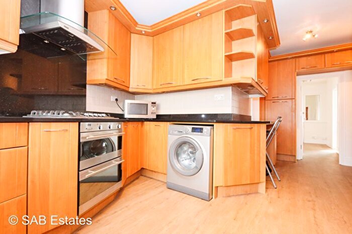 6 Bedroom Semi-Detached House To Rent In Neal Avenue, Southall, UB1