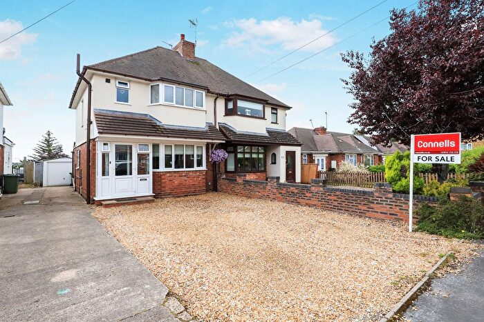 3 Bedroom Semi Detached House For Sale In Hill Street, Essington, Wolverhampton, WV11
