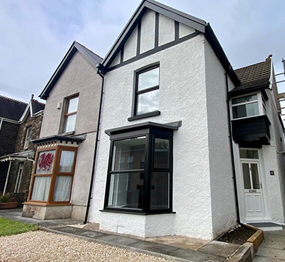 3 Bedroom Semi-Detached House For Sale In High Street, Clydach, Swansea, City And County Of Swansea., SA6