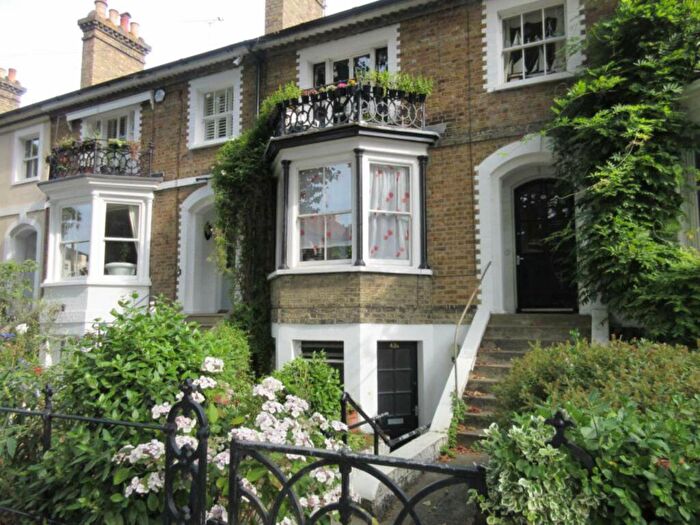 1 Bedroom Flat To Rent In Cambridge Road, Southend On Sea, SS1