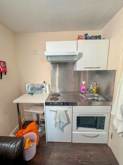 Studio For Sale In St. Anns Lodge, St. Anns Lane, Leeds, LS4